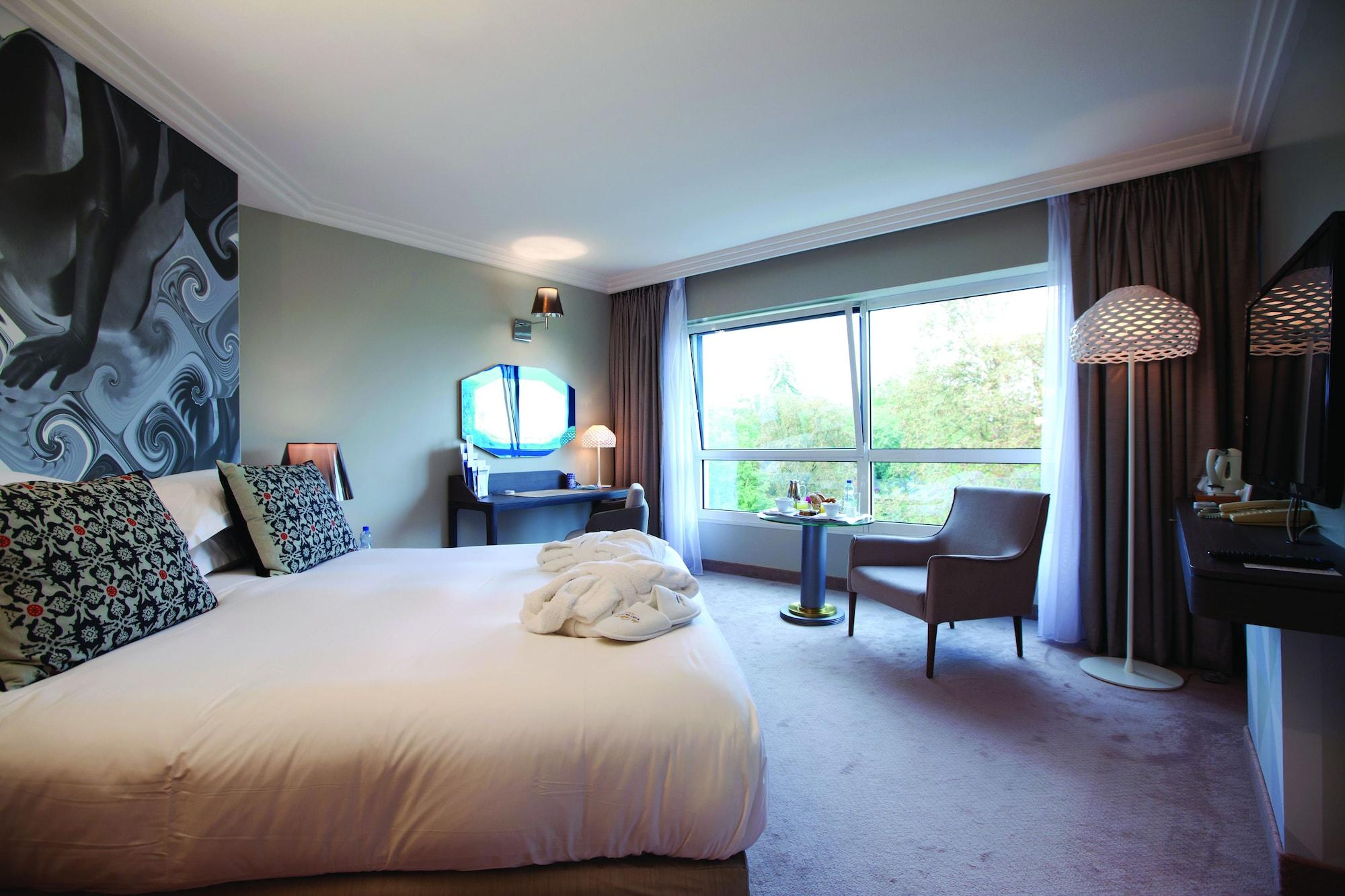 Celestins Spa Thermal & Hotel By Vy Resort Vichy Exteriör bild A room at the hotel