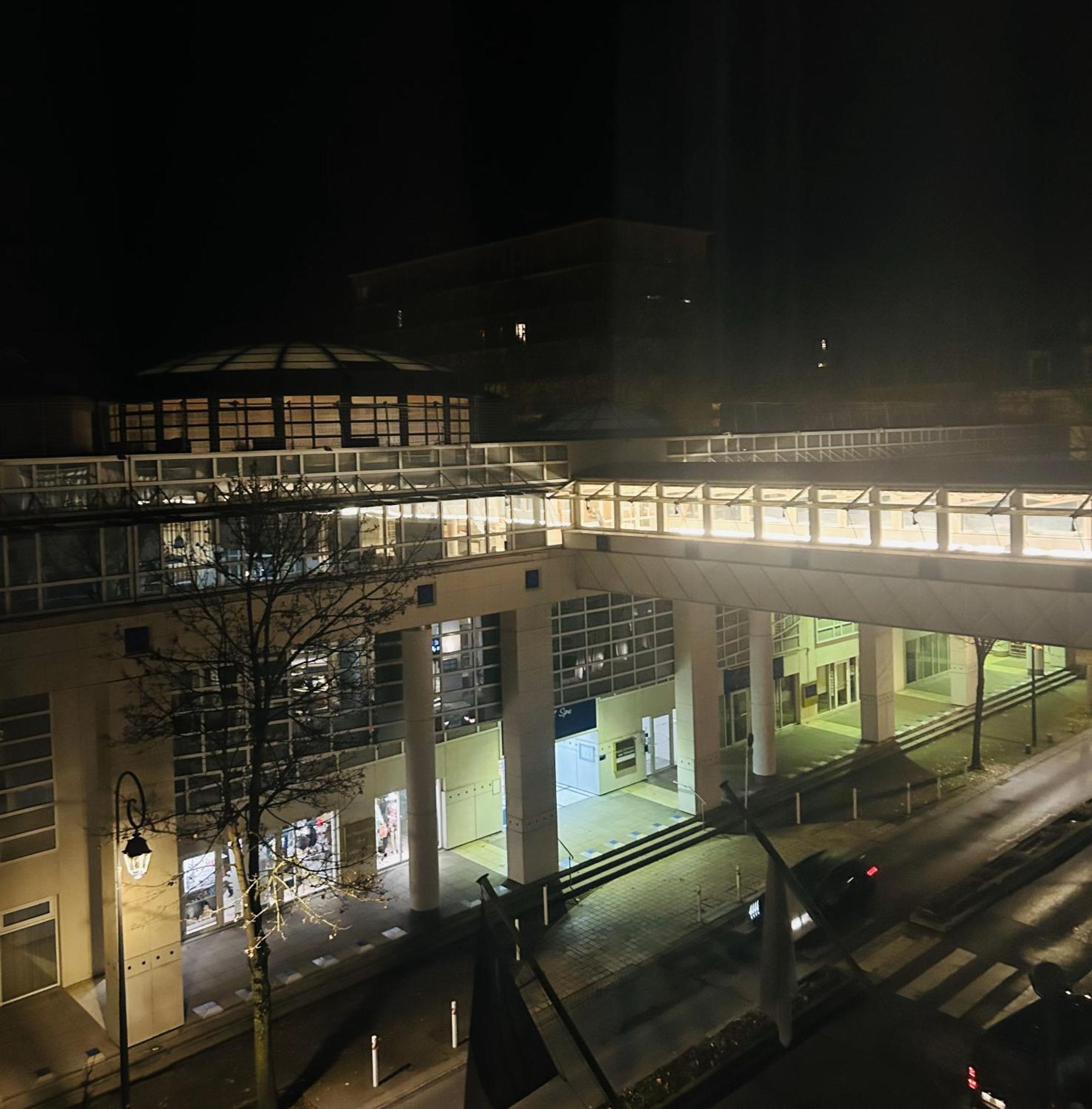 Celestins Spa Thermal & Hotel By Vy Resort Vichy Exteriör bild The station at night