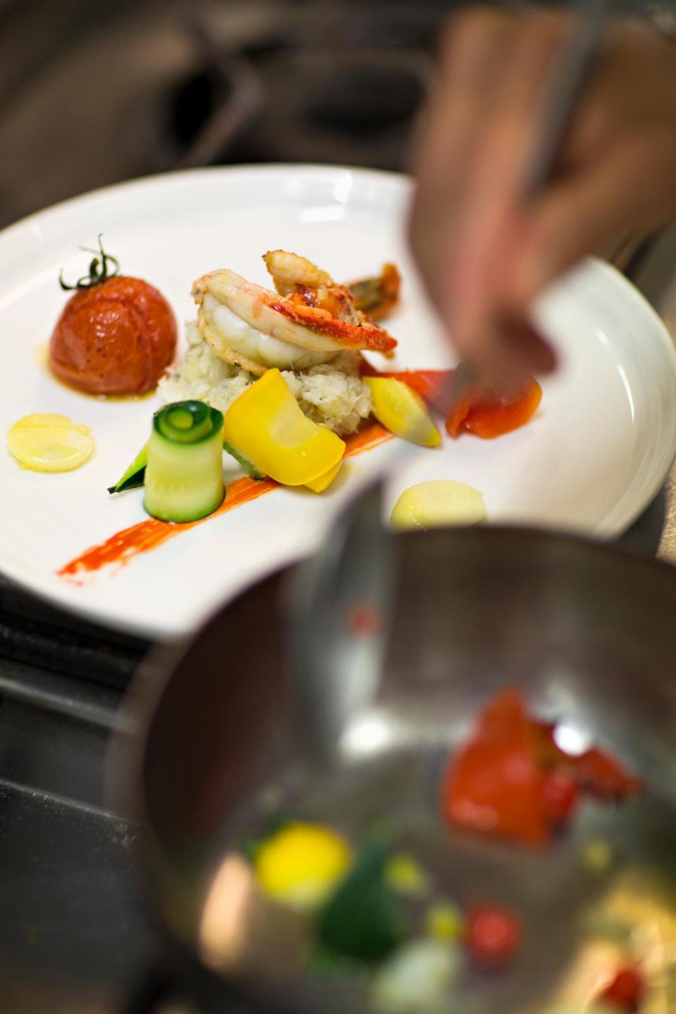 Celestins Spa Thermal & Hotel By Vy Resort Vichy Exteriör bild A chef finishing a plate