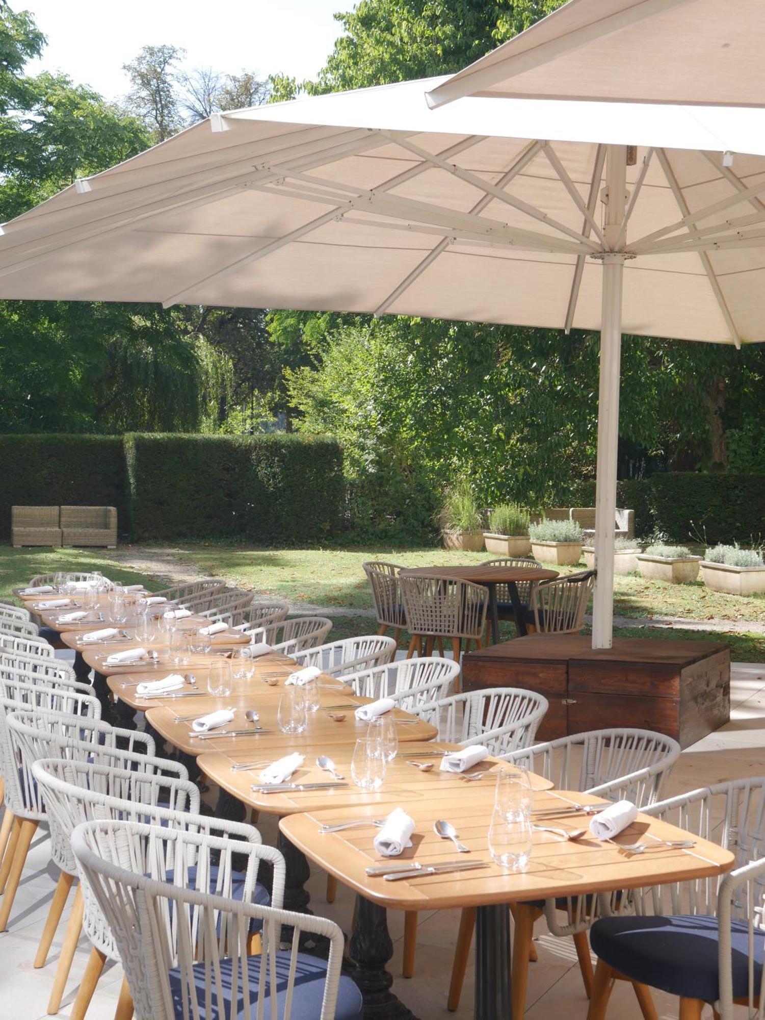 Celestins Spa Thermal & Hotel By Vy Resort Vichy Exteriör bild The restaurant's garden