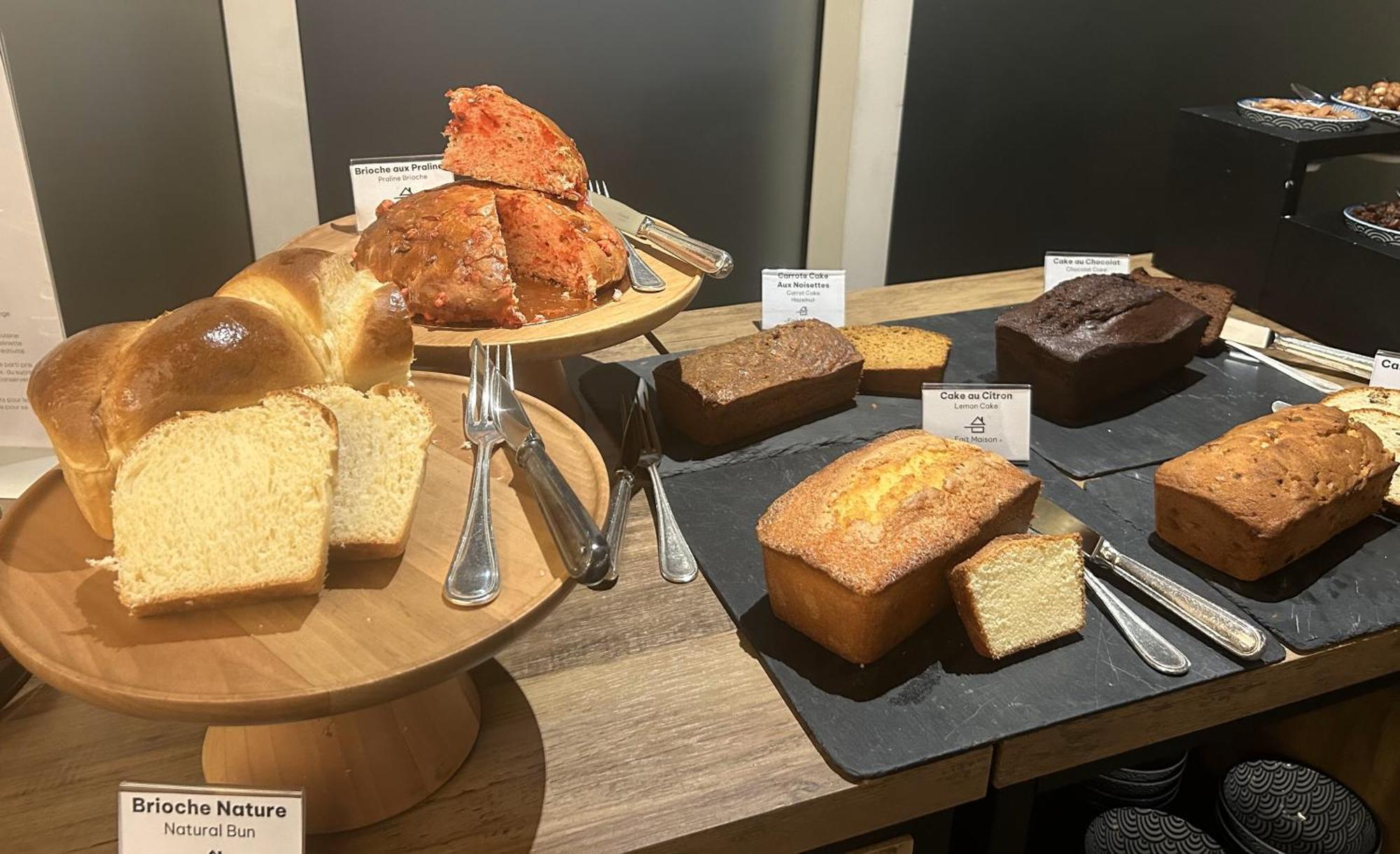 Celestins Spa Thermal & Hotel By Vy Resort Vichy Exteriör bild Buns and cakes at a bakery in Paris